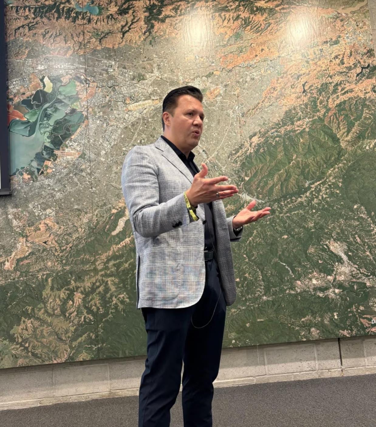 Nick Shevelyov speaking at an event